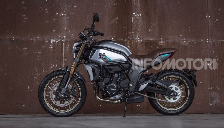 CF Moto 700CL-X: presentata a EICMA la nuova classic di media cilindrata - Foto 8 di 12