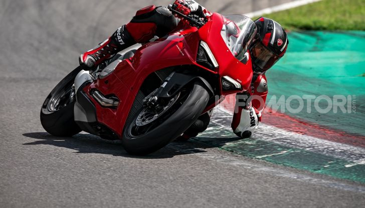 Ducati Panigale V2: il bicilindrico torna più in forma che mai! - Foto 11 di 31