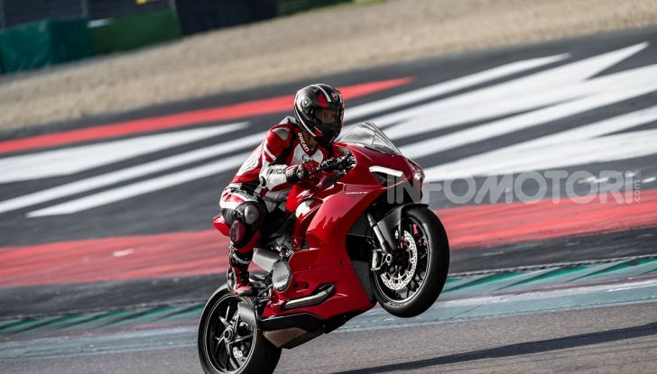 Ducati Panigale V2: il bicilindrico torna più in forma che mai! - Foto 15 di 31