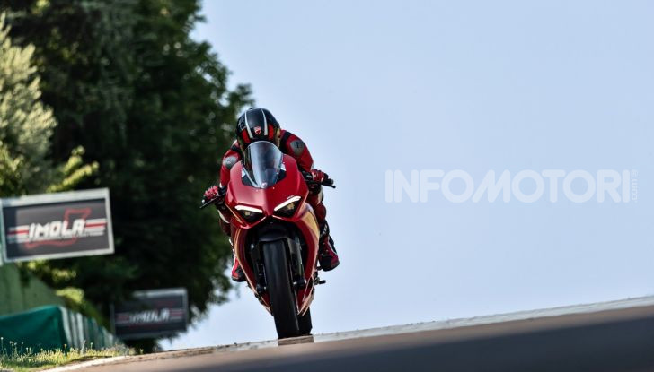 Ducati Panigale V2: il bicilindrico torna più in forma che mai! - Foto 16 di 31