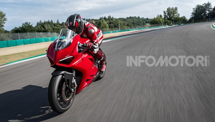Ducati Panigale V2: il bicilindrico torna più in forma che mai! - Foto 17 di 31