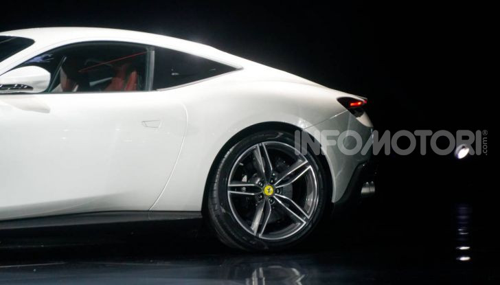 Video anteprima Ferrari Roma, la nuova dolce vita su ruote - Foto 10 di 52