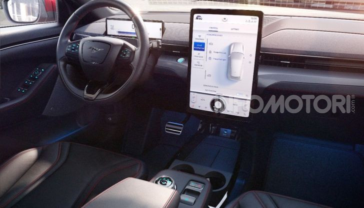 Mustang Mach-E, il primo SUV elettrico di Ford - Foto 14 di 20