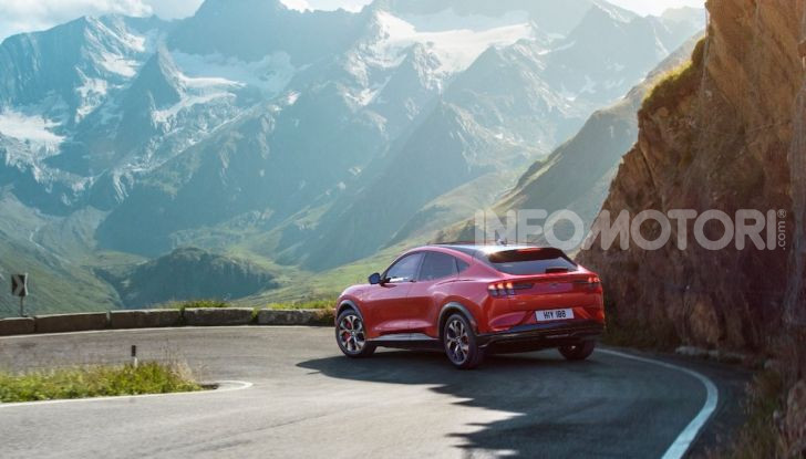 Mustang Mach-E, il primo SUV elettrico di Ford - Foto 4 di 20