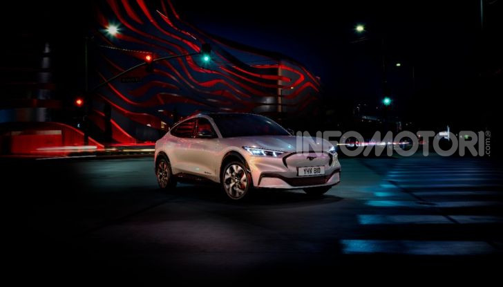 Mustang Mach-E, il primo SUV elettrico di Ford - Foto 5 di 20