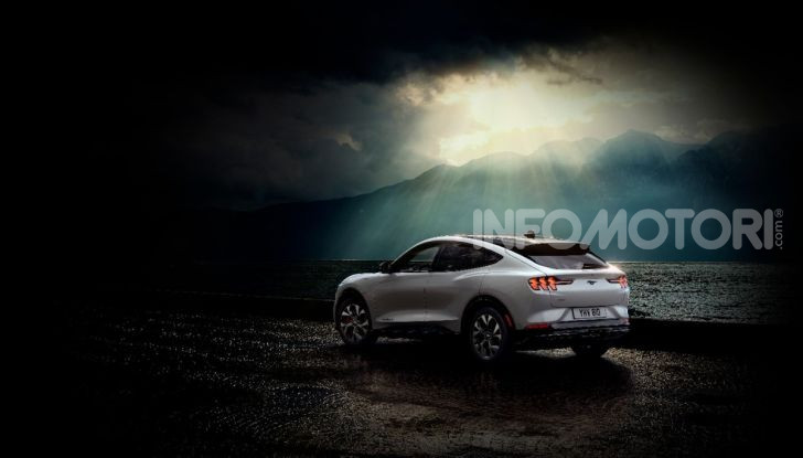 Mustang Mach-E, il primo SUV elettrico di Ford - Foto 6 di 20