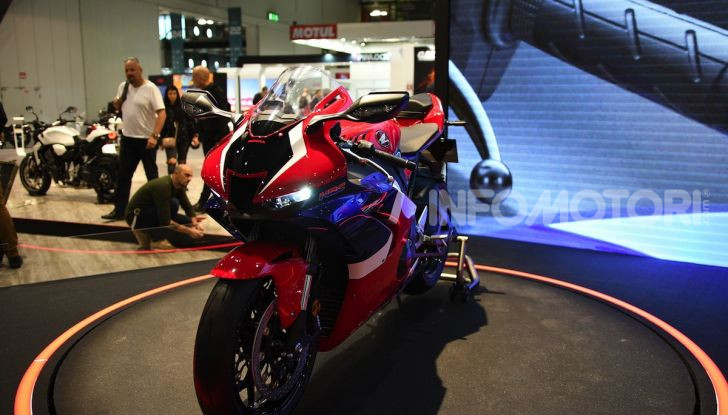 Honda CBR1000RR-R 2020: la nuova Superbike della Casa dell’Ala, anche in versione SP - Foto 29 di 42