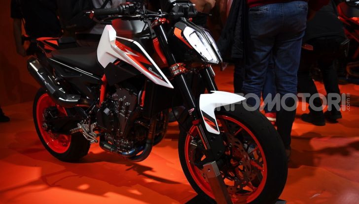 KTM 890 Duke R 2020: il bicilindrico LC8 arriva a 121CV! - Foto 2 di 14