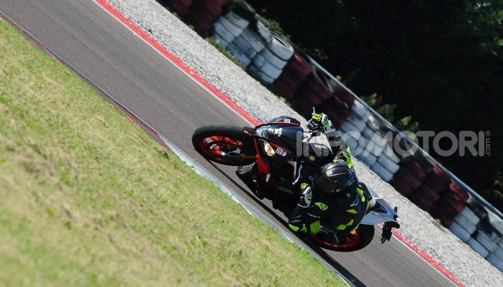 Prova in pista Michelin Power Cup Evo: facile e versatile, non solo per la pista - Foto 14 di 44