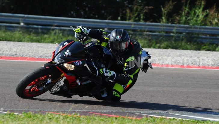 Prova in pista Michelin Power Cup Evo: facile e versatile, non solo per la pista - Foto 38 di 44