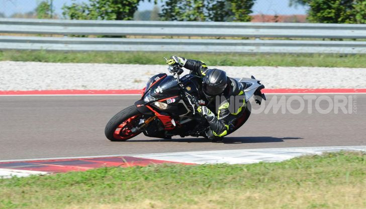 Prova in pista Michelin Power Cup Evo: facile e versatile, non solo per la pista - Foto 40 di 44