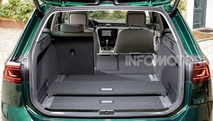 Nuova Volkswagen Passat 2020 prova su strada, versioni e prezzi - Foto 19 di 19