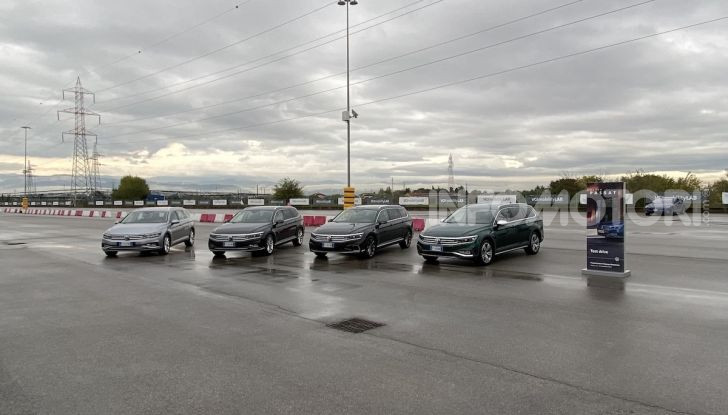 Nuova Volkswagen Passat 2020 prova su strada, versioni e prezzi - Foto 9 di 19