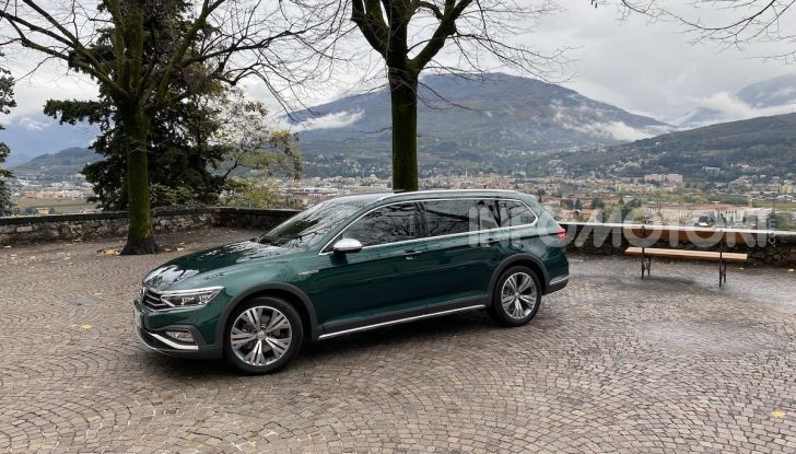 Nuova Volkswagen Passat 2020 prova su strada, versioni e prezzi - Foto 2 di 19