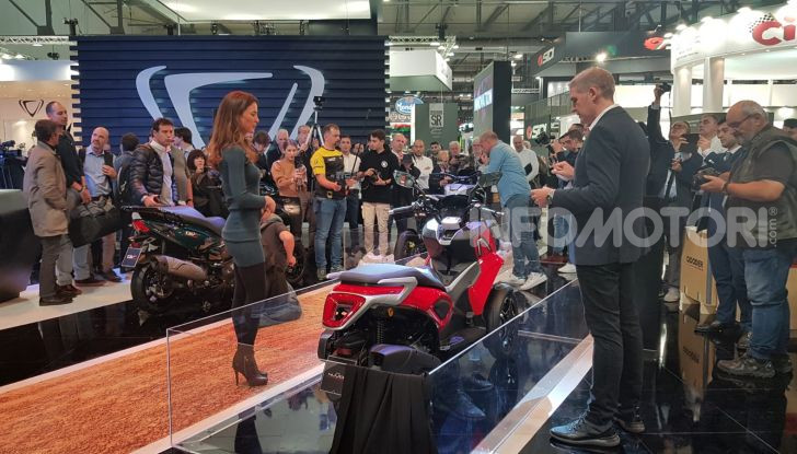 [VIDEO] Quadro diventa Qooder: il re degli scooter elettrici ad EICMA 2019 - Foto 2 di 10