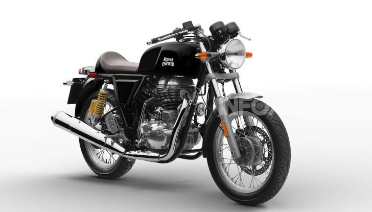 Royal Enfield porta a EICMA tradizone e passione per il custom - Foto 9 di 17