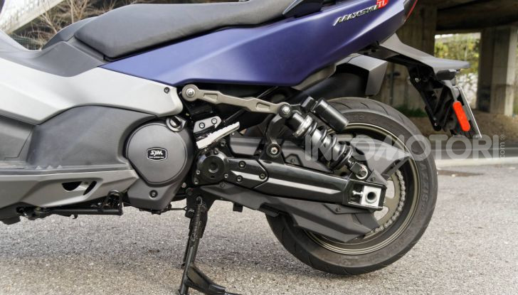 Prova SYM Maxsym TL 500, il maxi bicilindrico “non estremo” che mancava - Foto 9 di 28