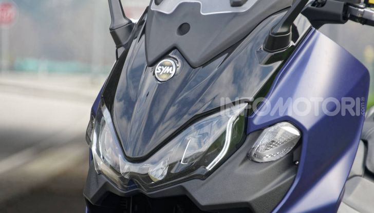 Prova SYM Maxsym TL 500, il maxi bicilindrico “non estremo” che mancava - Foto 2 di 28