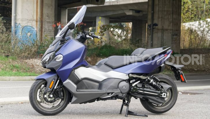 Prova SYM Maxsym TL 500, il maxi bicilindrico “non estremo” che mancava - Foto 21 di 28