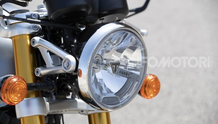 Triumph Thruxton RS 2020: l’iconica cafè racer si evolve in chiave moderna - Foto 19 di 33