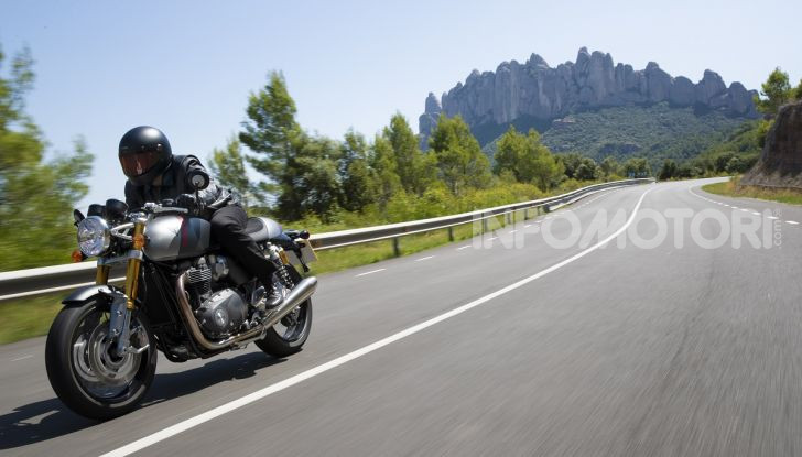 Triumph Thruxton RS 2020: l’iconica cafè racer si evolve in chiave moderna - Foto 10 di 33