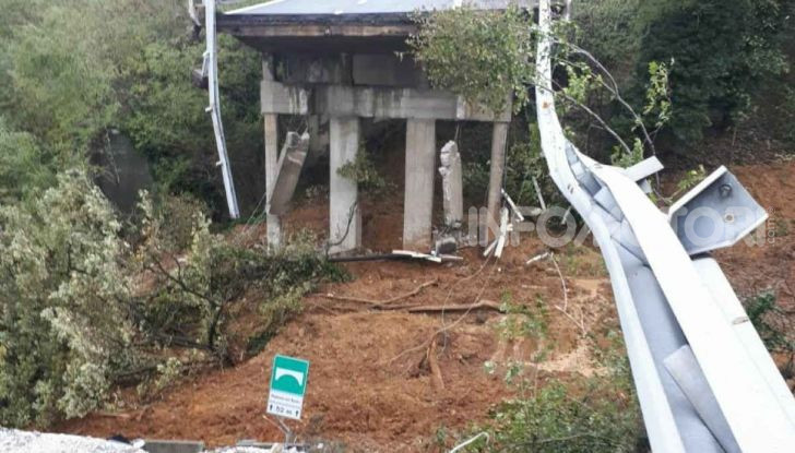 A6 Torino-Savona: in Liguria crolla il viadotto dell’autostrada a causa di una frana - Foto 2 di 2