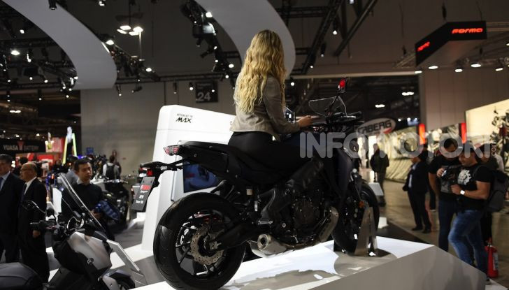 [VIDEO] Yamaha: Tracer 700 e TMAX si prendono la ribalta a EICMA 2019 - Foto 14 di 30