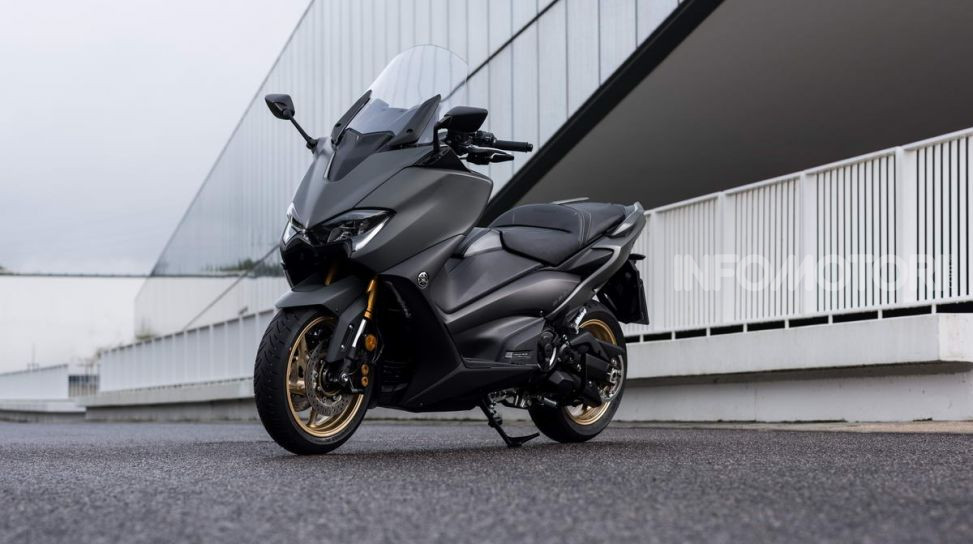 Video prova in anteprima Yamaha TMAX 560 2020, è maggiorenne ma continua a  crescere - Infomotori