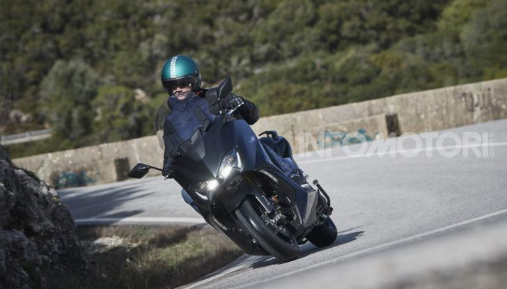 Video prova in anteprima Yamaha TMAX 560 2020, è maggiorenne ma continua a crescere - Foto 68 di 83
