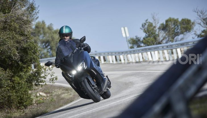 Video prova in anteprima Yamaha TMAX 560 2020, è maggiorenne ma continua a crescere - Foto 71 di 83