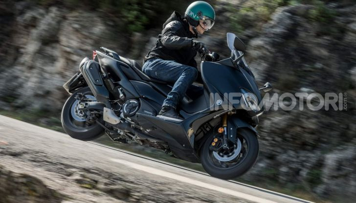 Video prova in anteprima Yamaha TMAX 560 2020, è maggiorenne ma continua a crescere - Foto 78 di 83