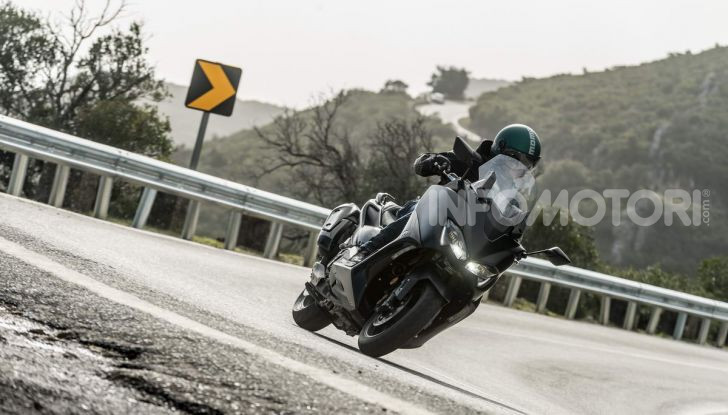 Video prova in anteprima Yamaha TMAX 560 2020, è maggiorenne ma continua a crescere - Foto 82 di 83