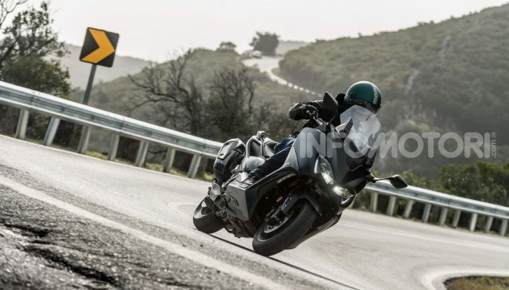 Video prova in anteprima Yamaha TMAX 560 2020, è maggiorenne ma continua a crescere - Foto 83 di 83