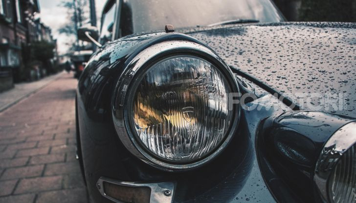 Fari auto ingialliti: come farli tornare a splendere - Foto 9 di 10