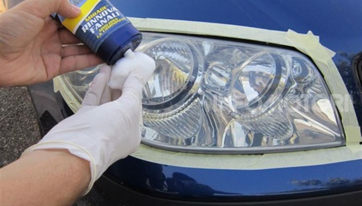Fari auto ingialliti: come farli tornare a splendere - Foto 4 di 10