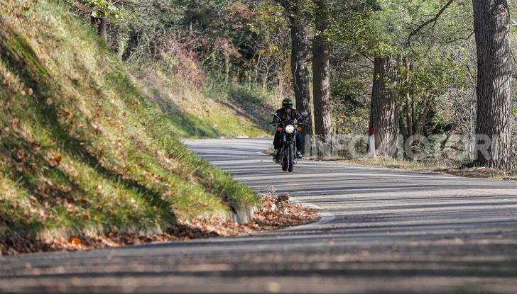 Prova in anteprima Benelli Imperiale 400, caratteristiche e prezzo - Foto 3 di 66