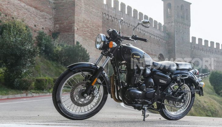 Prova in anteprima Benelli Imperiale 400, caratteristiche e prezzo - Foto 40 di 66