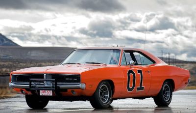 Hazzard compie 40 anni e il Generale Lee sfreccia ancora in TV