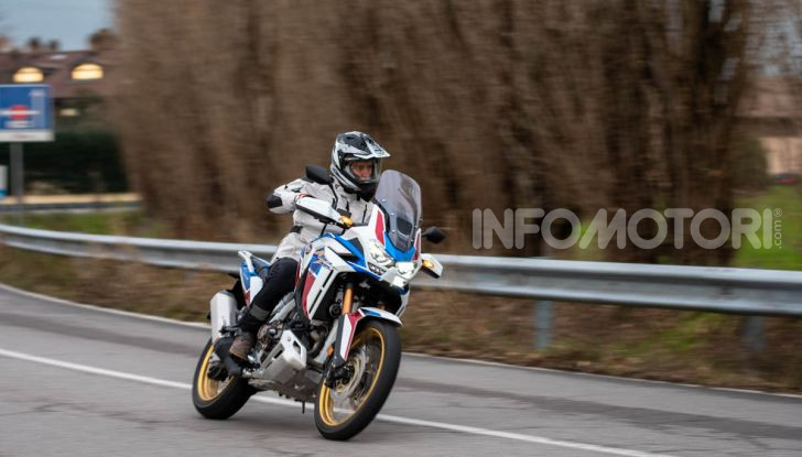 Prova Honda Africa Twin 1100 DCT Adventure Sports 2020: caratteristiche e prezzo - Foto 10 di 63