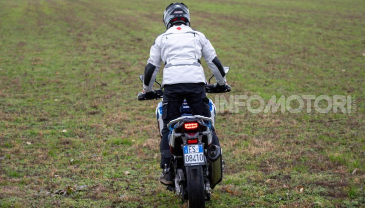 Prova Honda Africa Twin 1100 DCT Adventure Sports 2020: caratteristiche e prezzo - Foto 11 di 63