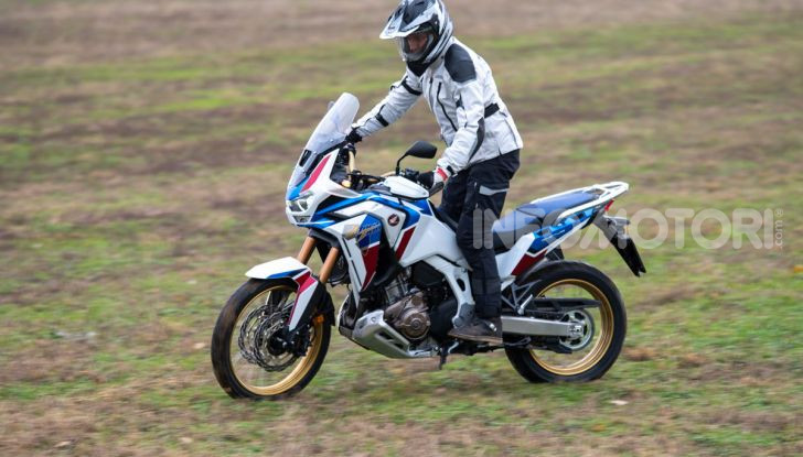 Prova Honda Africa Twin 1100 DCT Adventure Sports 2020: caratteristiche e prezzo - Foto 13 di 63