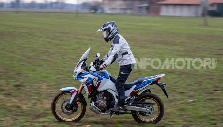 Prova Honda Africa Twin 1100 DCT Adventure Sports 2020: caratteristiche e prezzo - Foto 17 di 63