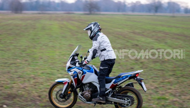Prova Honda Africa Twin 1100 DCT Adventure Sports 2020: caratteristiche e prezzo - Foto 18 di 63