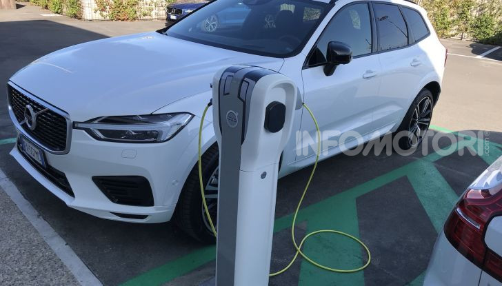 Quali sono le prese più diffuse per le auto elettriche e ibride plug-in: dalla CCS alla CHAdeMO passando per la Type2 - Foto 7 di 11