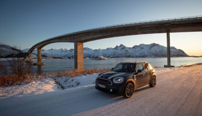 Mini Countryman Cooper SE in viaggio verso le isole Lofoten