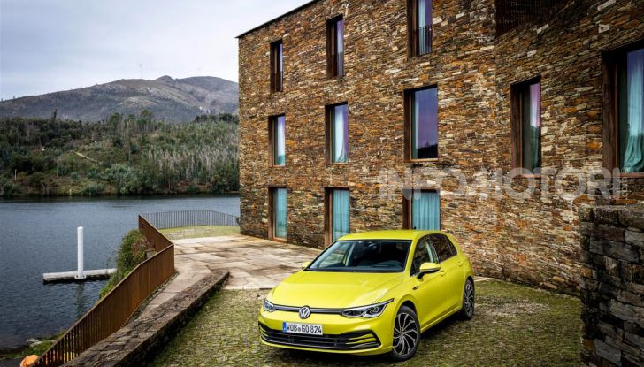Nuova Volkswagen Golf 8: prova su strada, motori e prezzi - Foto 13 di 22