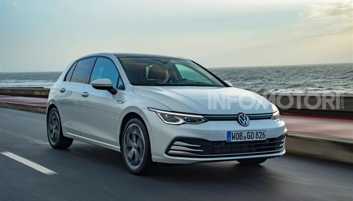 Nuova Volkswagen Golf 8: prova su strada, motori e prezzi - Foto 21 di 22