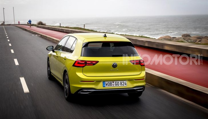 Nuova Volkswagen Golf 8: prova su strada, motori e prezzi - Foto 6 di 22
