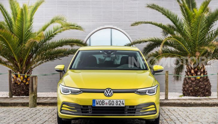 Nuova Volkswagen Golf 8: prova su strada, motori e prezzi - Foto 11 di 22