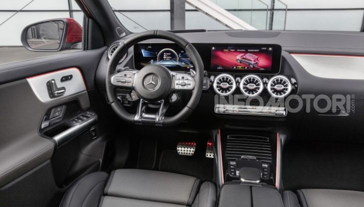 Nuovo Mercedes-AMG GLA 35 4MATIC: prestazioni senza rinunciare al comfort - Foto 11 di 11